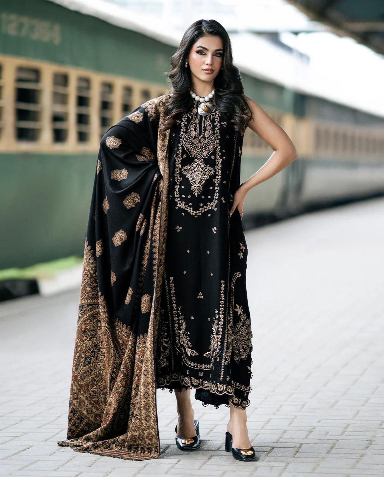 Maria B LAWN EMB MANNAT FJ
