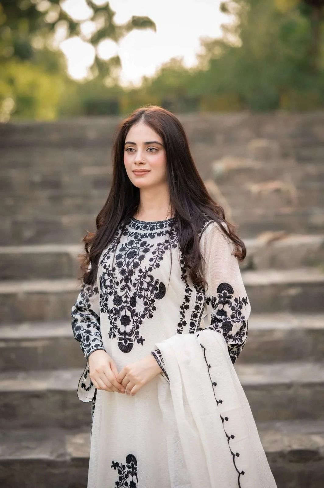 AGHA NOOR 3 PC EMBROIDERED LAWN SUIT FJ